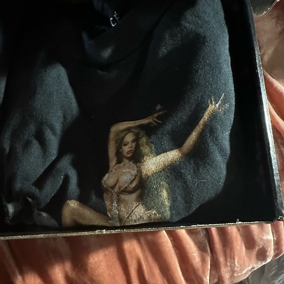 Beyoncé Renaissance Box Set -Pose 3 - Picture 5 of 6